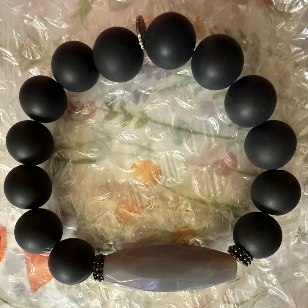 Marlyn Schiff black bead bracelet